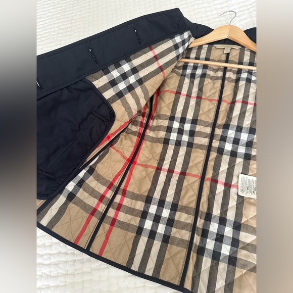 Burberry Brit Copford Quilted Jacket in Navy Blue. Women’s Size XS - Picture 6 of 15